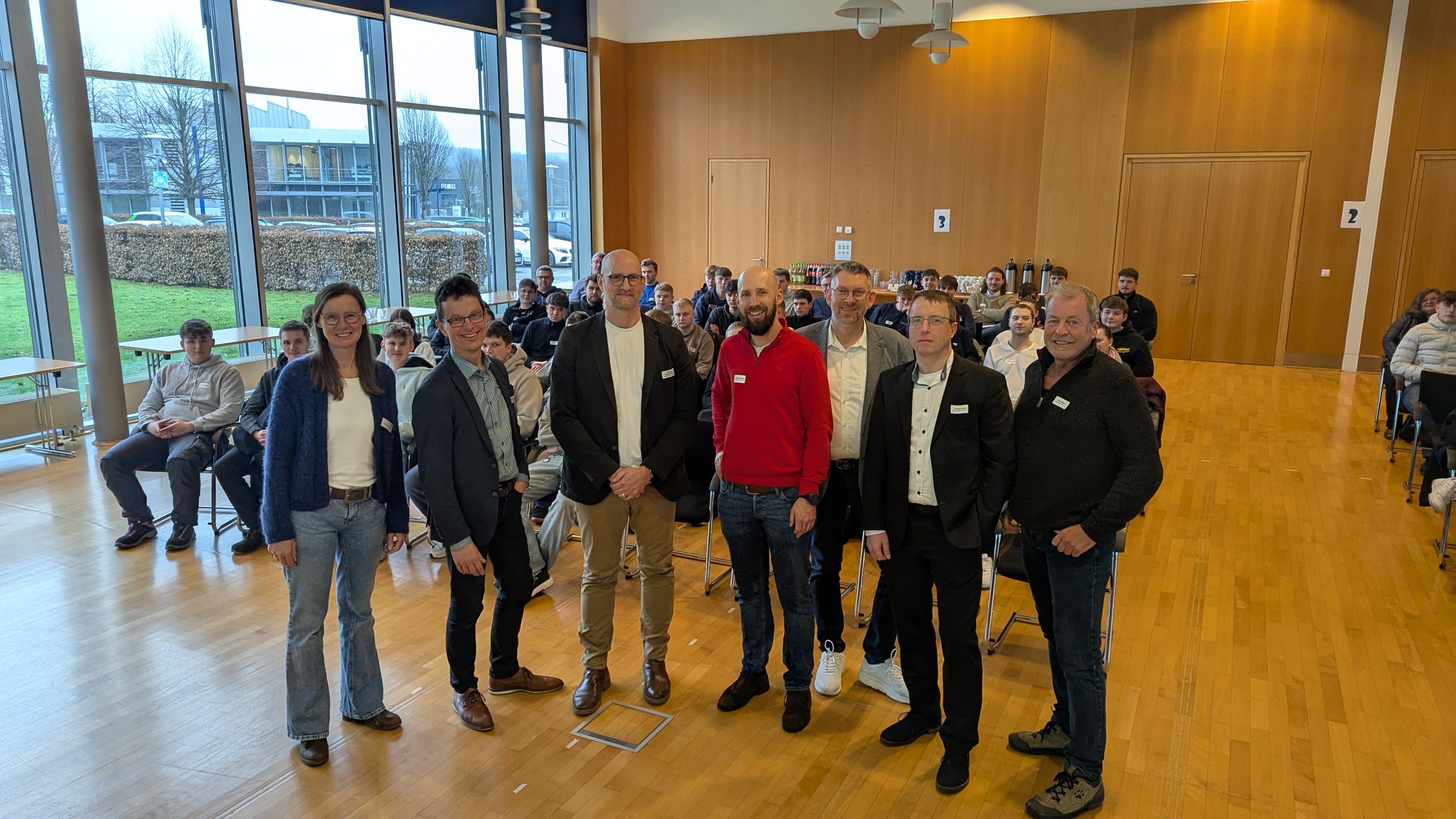 Fast 100 Auszubildende starten als Energie-Scouts in OWL