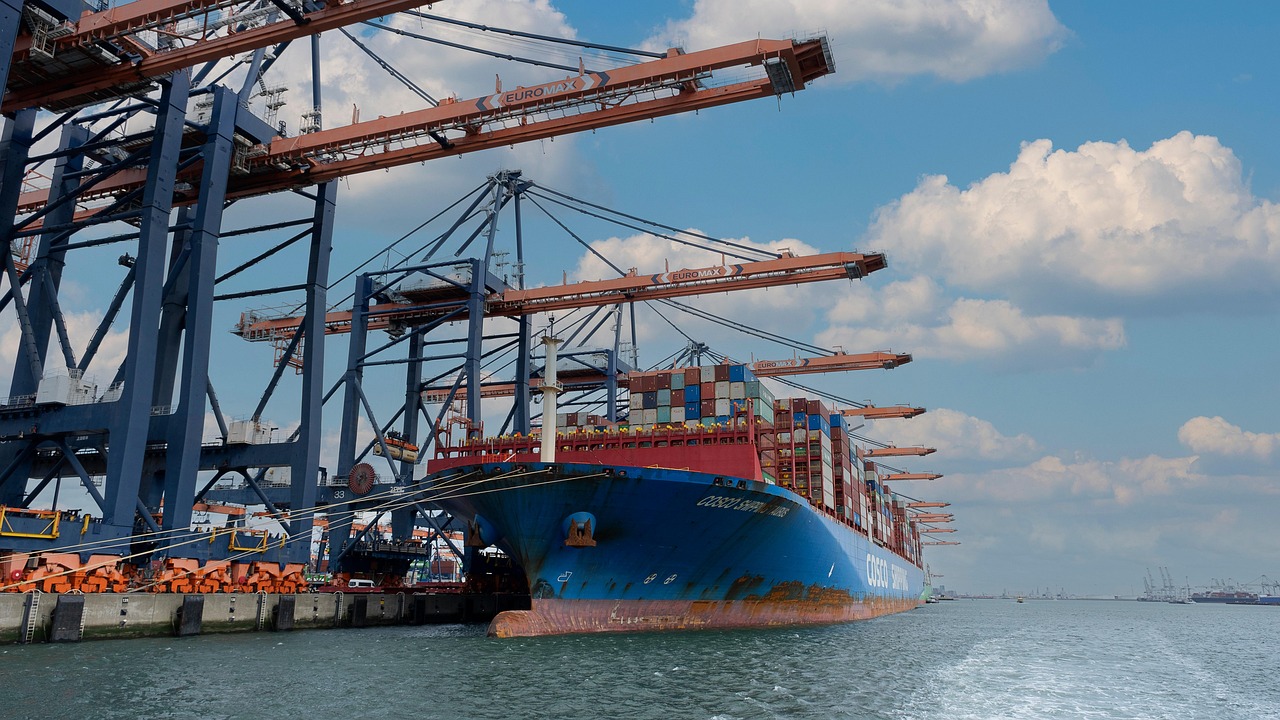 Ökonom fordert EU‑Zölle gegen China von bis zu 50 Prozent – Schutz der Industrie im Fokus Ökonom fordert EU‑Zölle gegen China von bis zu 50 Prozent – Schutz der Industrie im Fokus – Lemgo Radio