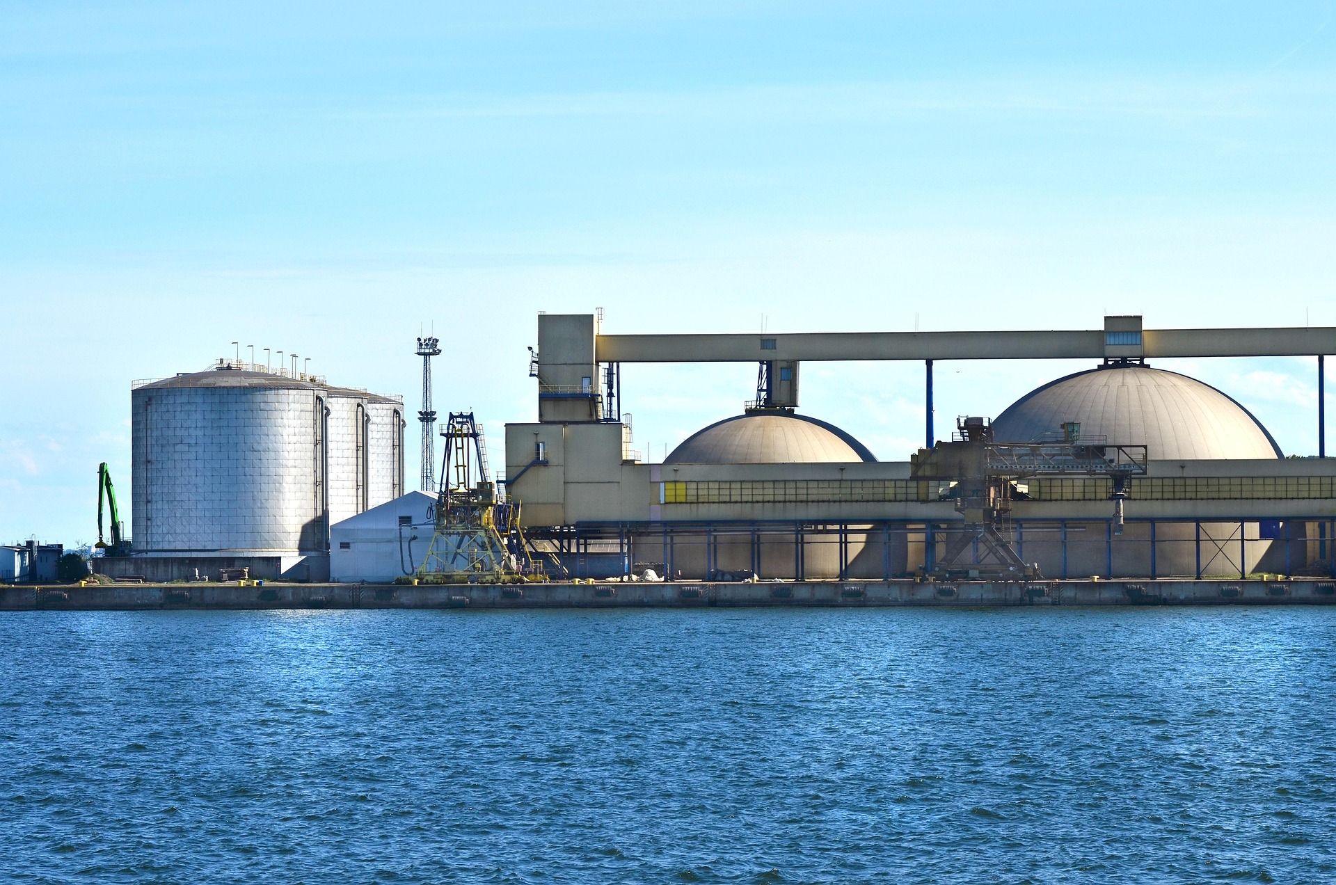 Iran zielt auf Ölanlagen am Golf – Sorge vor Eskalation im Nahen Osten