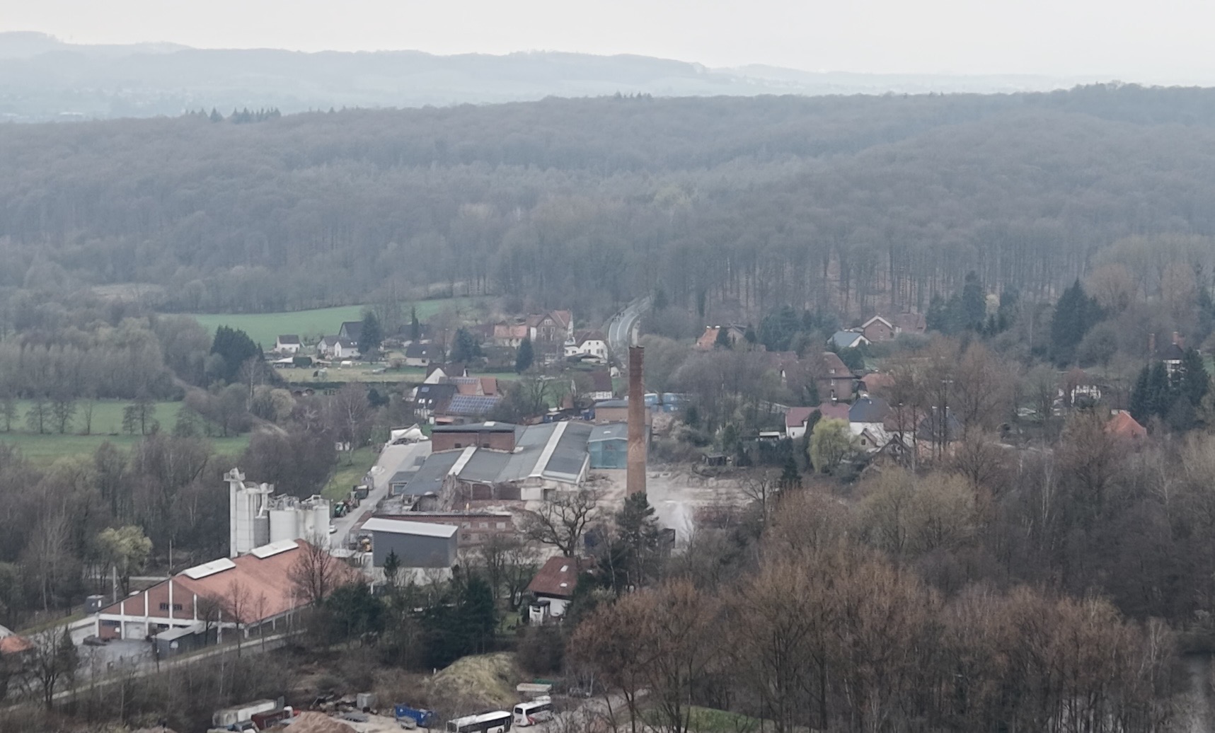 Zwei Türme verschwinden aus dem Ortsbild – Sprengung in Dörentrup sorgt für Aufsehen