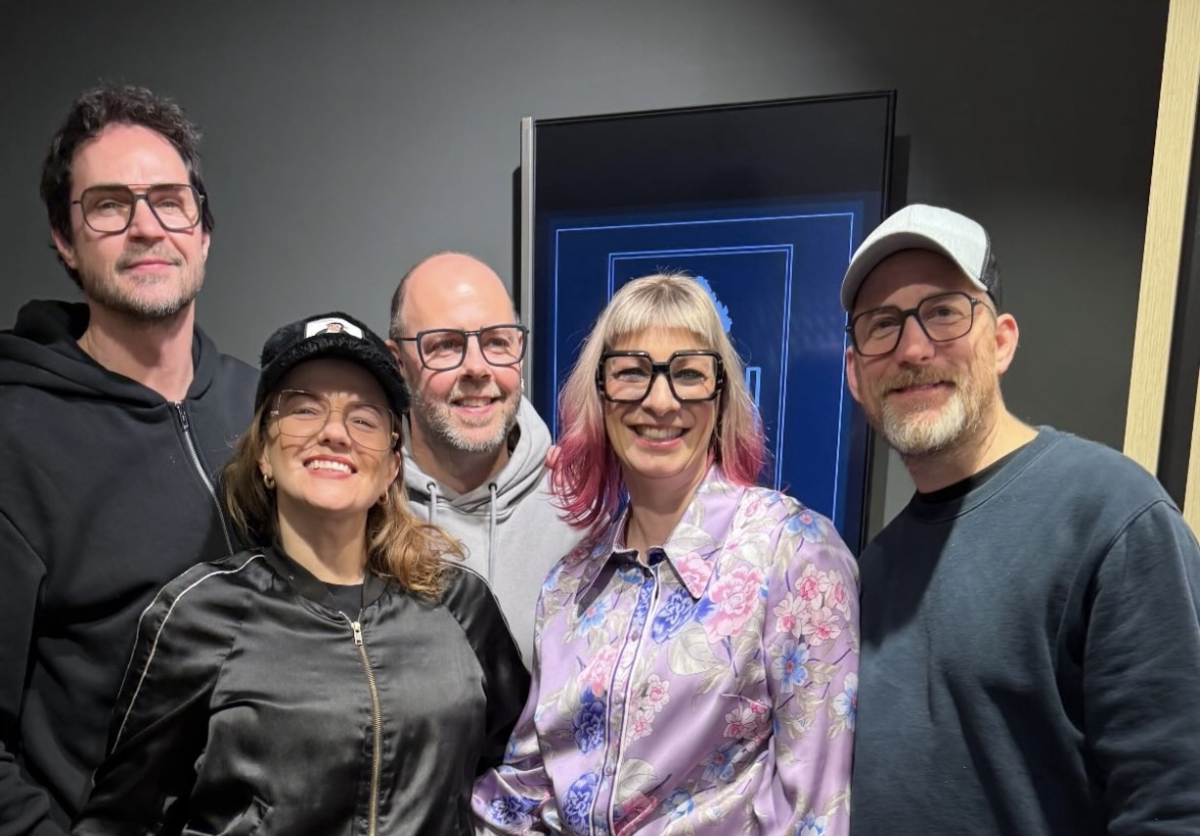 Rockstars im Brillenladen – Die Happy überrascht Lemgo mit Mini-Konzert – Lemgo Radio