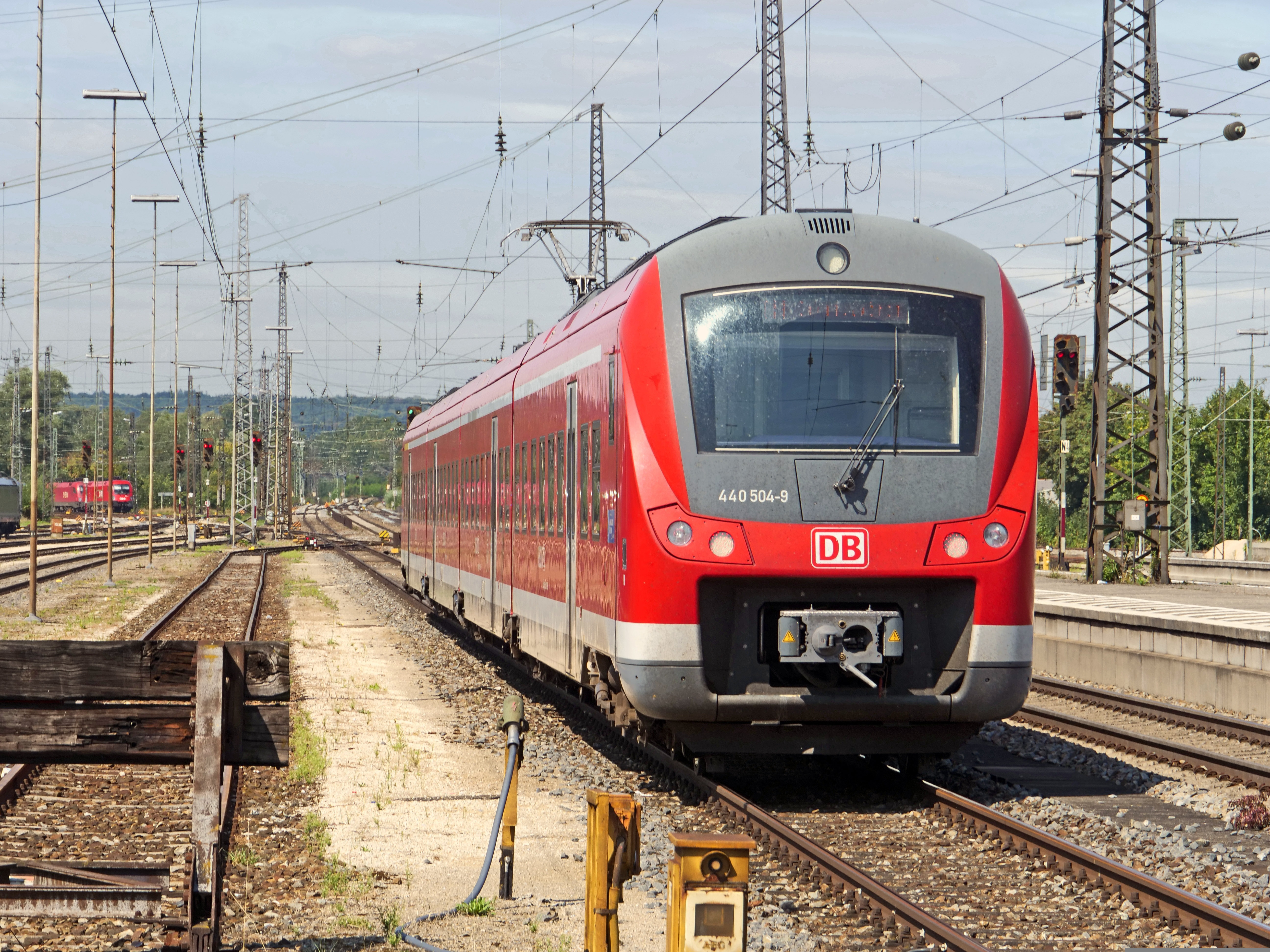Bahn verspricht stabile Preise für Ferntickets im kommenden Jahr – Lemgo Radio