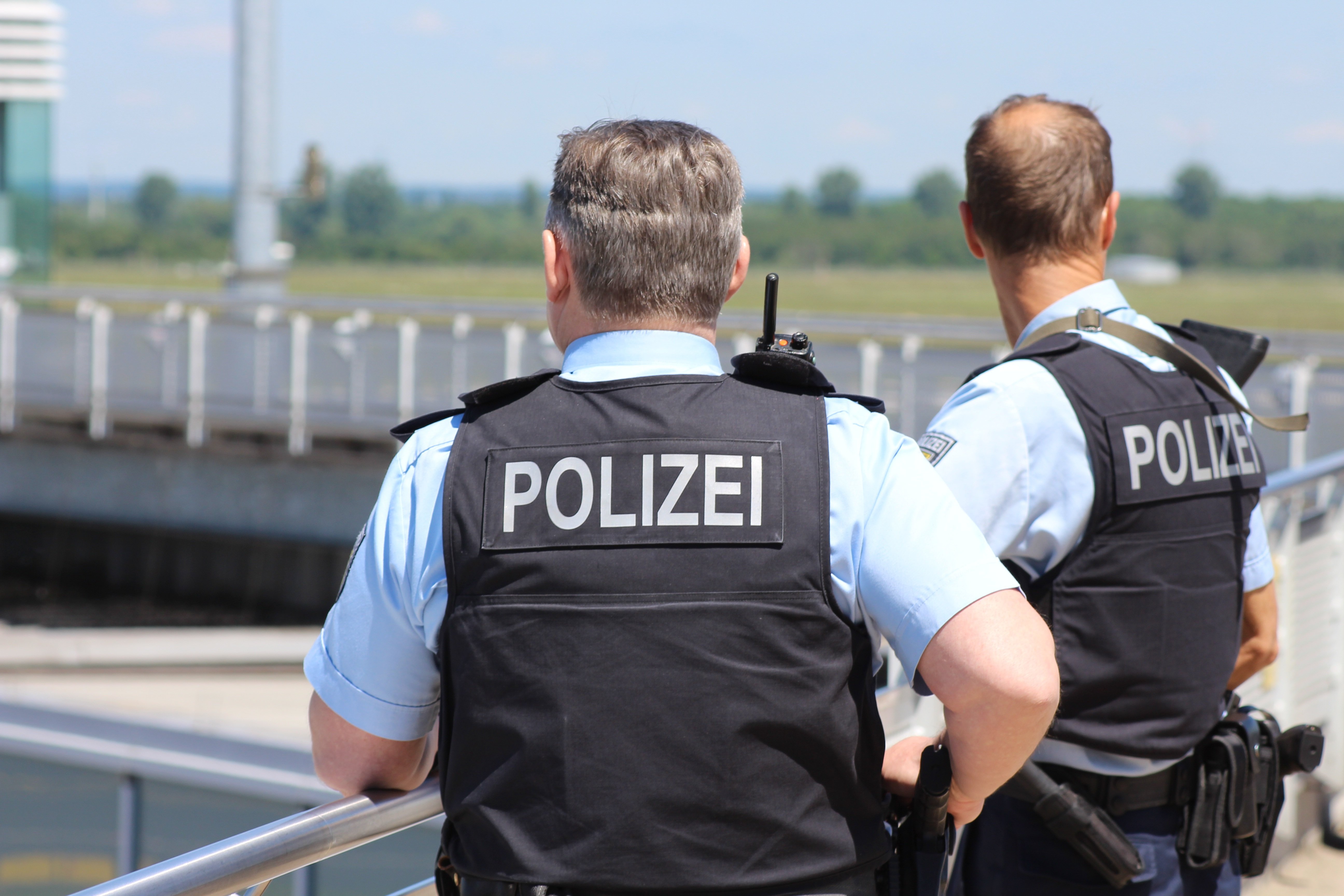 Dramatischer Frontalcrash in Lemgo: Fahrzeug gerät außer Kontrolle – Lemgo Radio
