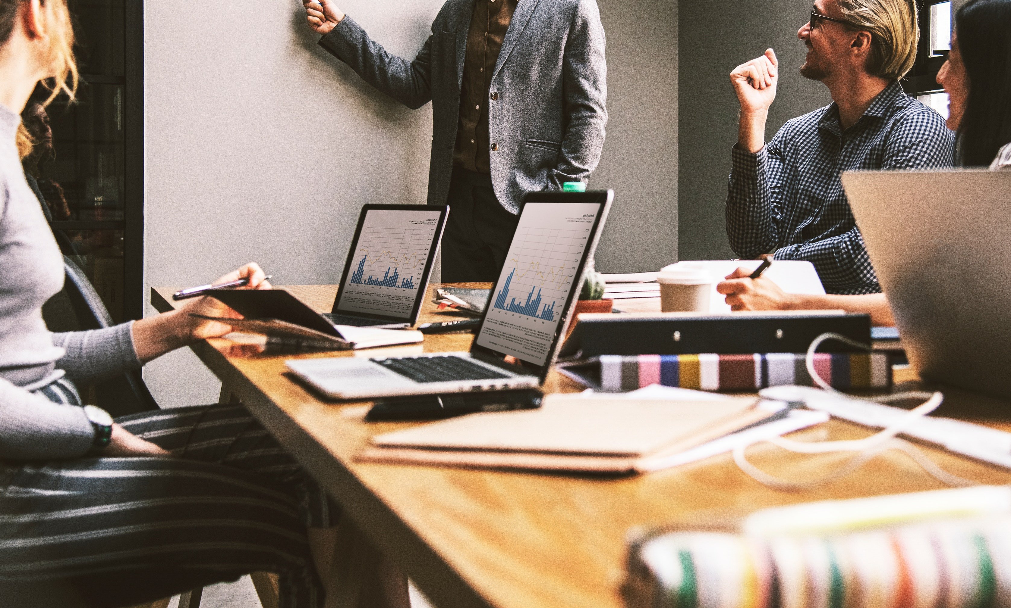 „Stress als Statussymbol“: Warum Stress-Bragging im Job nach hinten losgeht – Lemgo Radio
