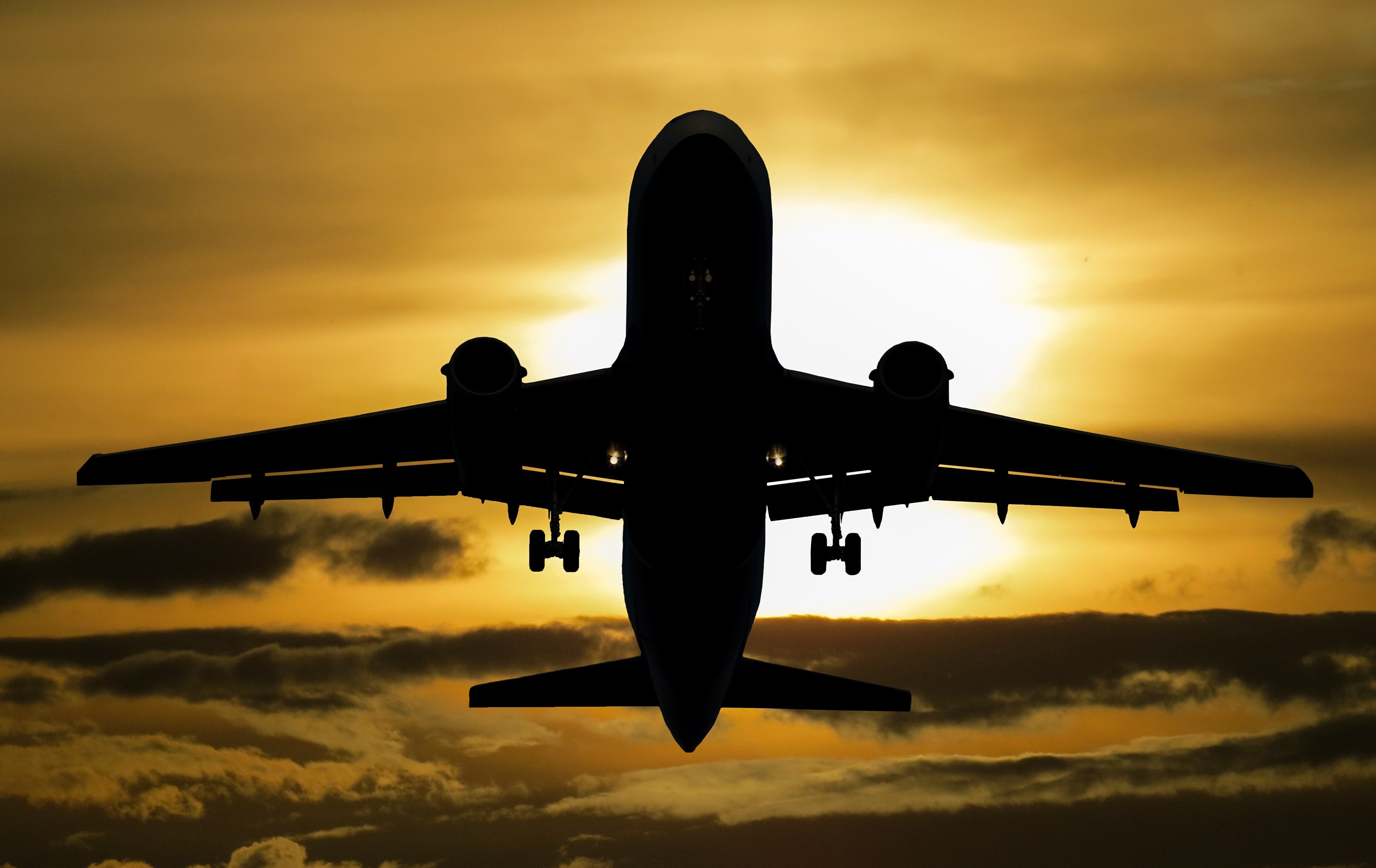 Kurzstrecke dominiert Flugverkehr: Fast jeder zweite Flug ist nur ein Katzensprung Kurzstrecke dominiert Flugverkehr: Fast jeder zweite Flug ist nur ein Katzensprung – Lemgo Radio Nachrichten